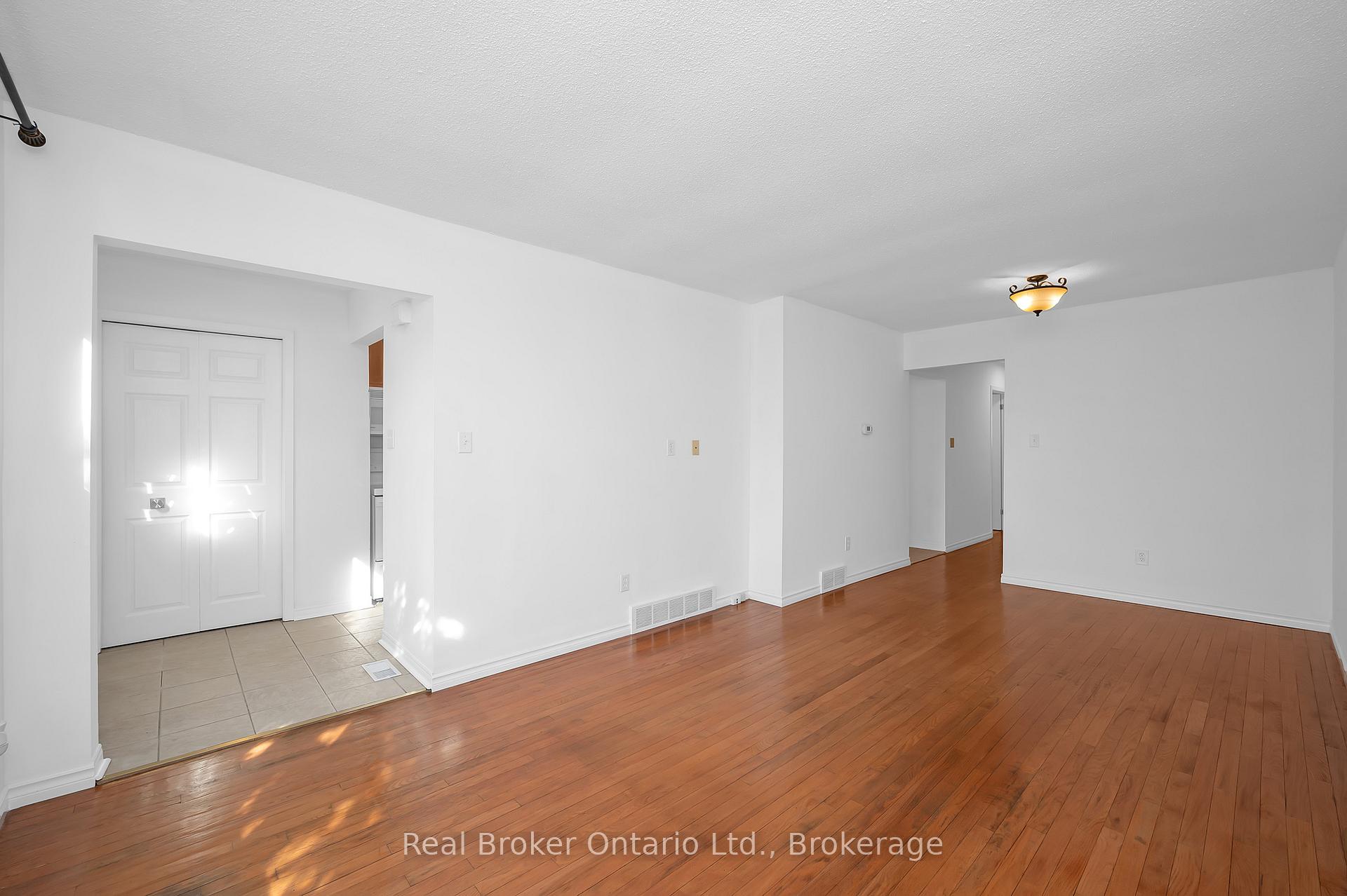 Photo 6 of 82 Lampman Crescent, Thorold, Confederation Heights — HOMEH