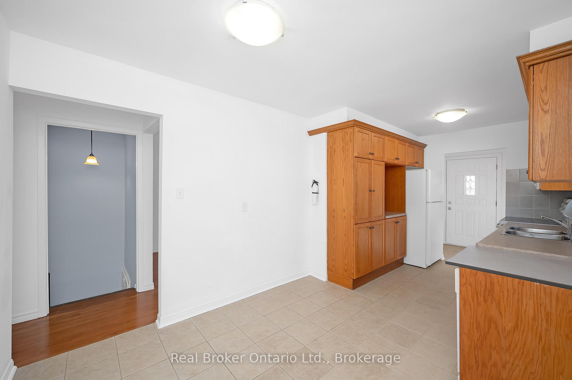 Photo 9 of 82 Lampman Crescent, Thorold, Confederation Heights — HOMEH