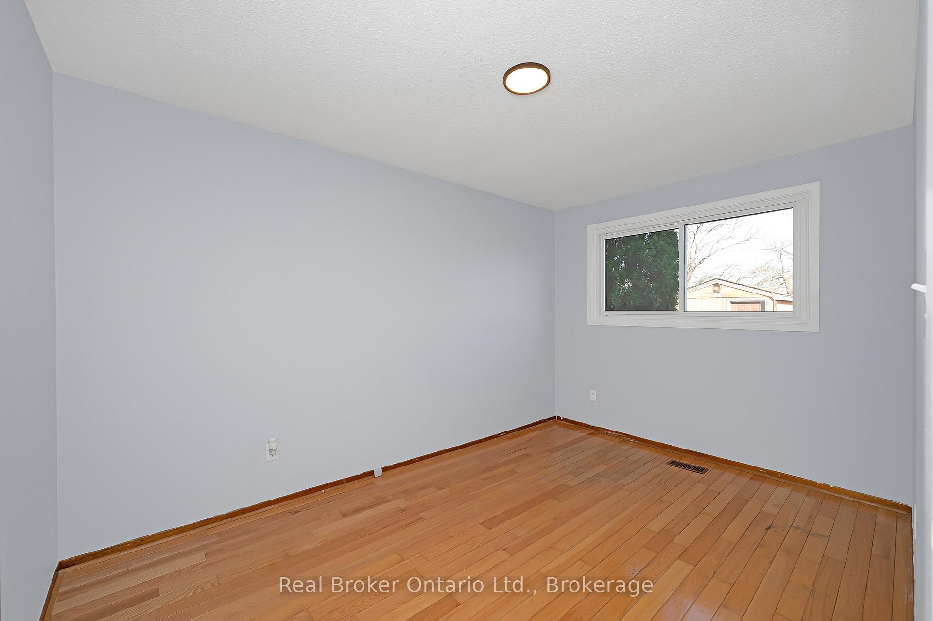 Photo 17 of 82 Lampman Crescent, Thorold, Confederation Heights — HOMEH