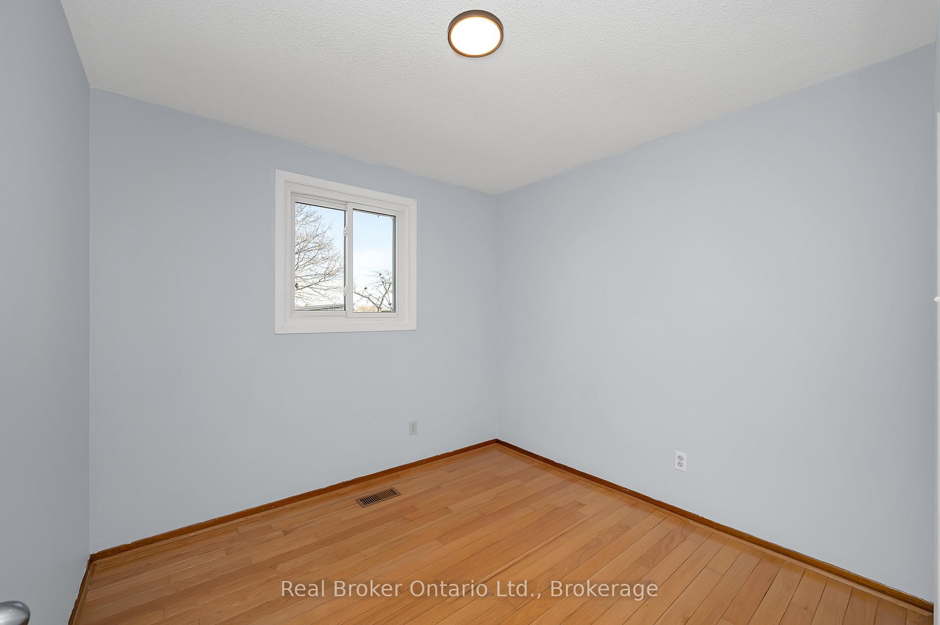 Photo 19 of 82 Lampman Crescent, Thorold, Confederation Heights — HOMEH