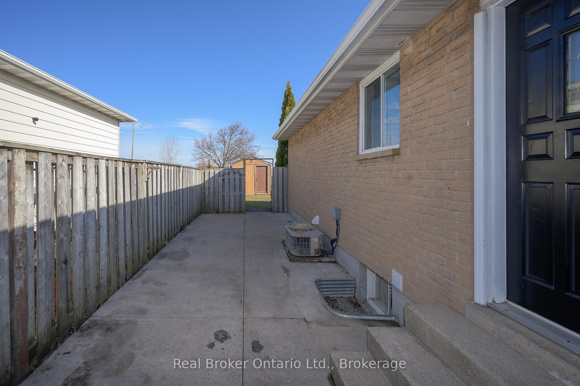 Photo 25 of 82 Lampman Crescent, Thorold, Confederation Heights — HOMEH