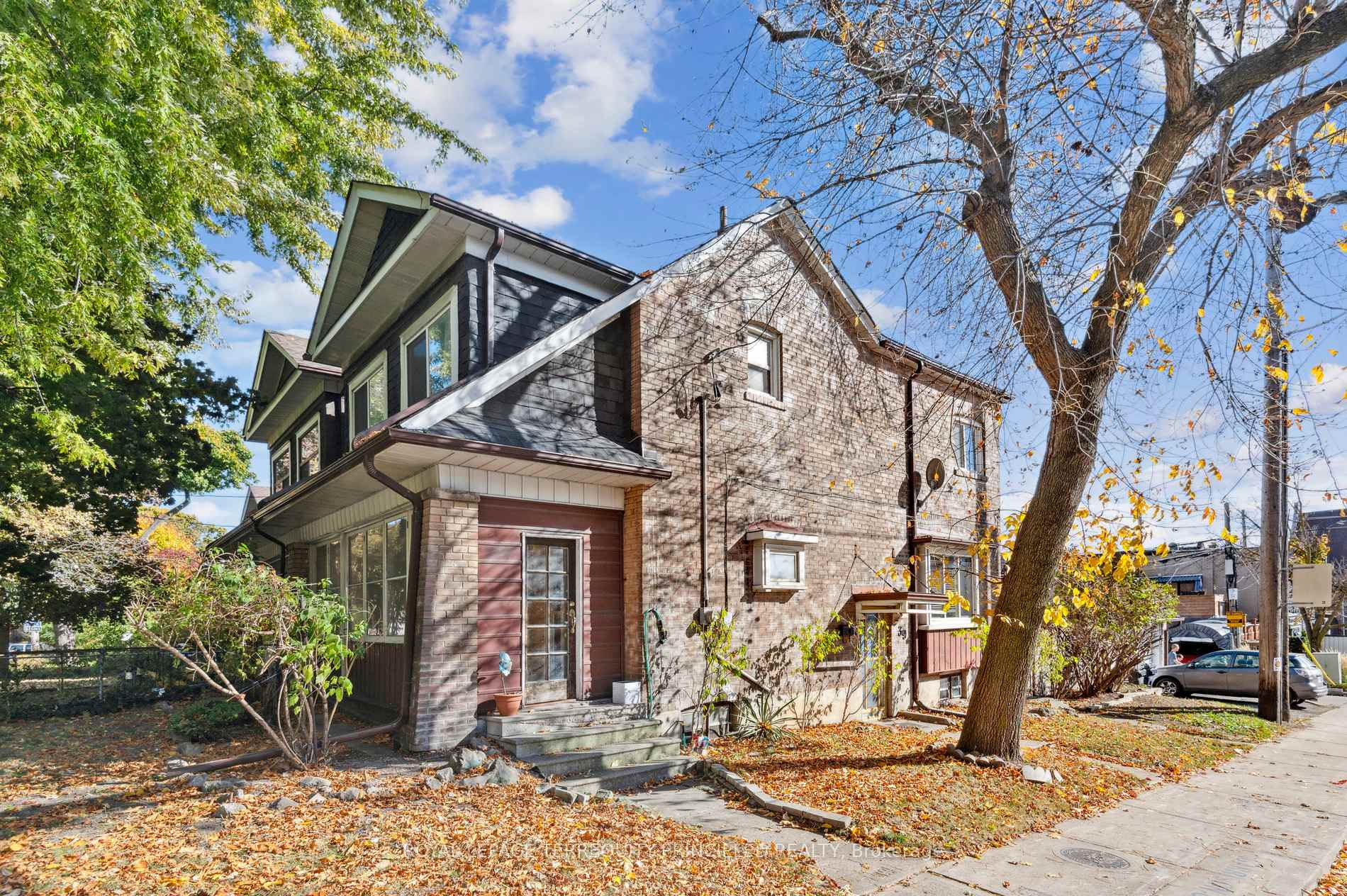 Front of 39 Oakwood Avenue