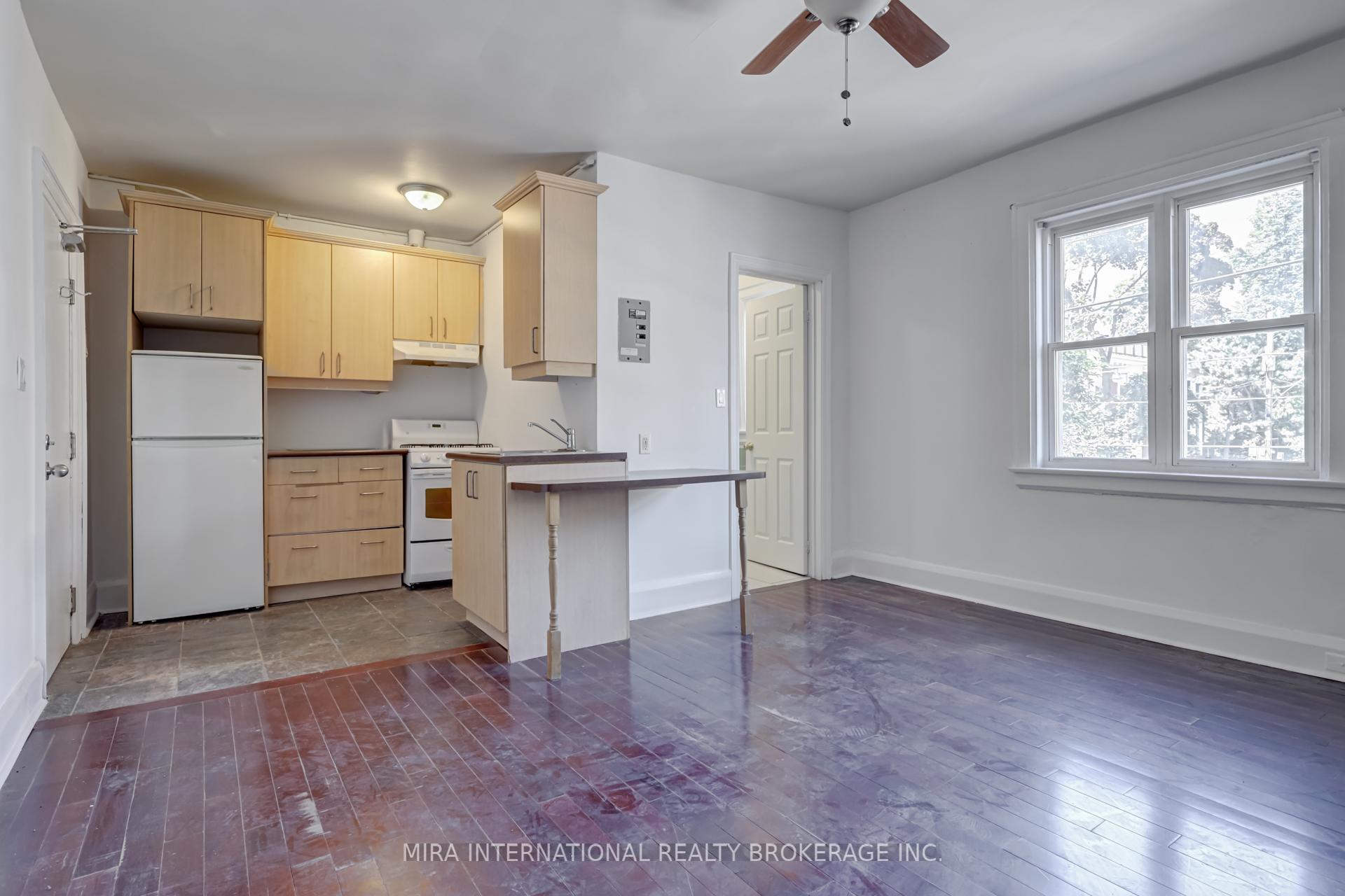 Photo 3 of Unit C1, 98 Leuty Avenue, Toronto, The Beaches — HOMEH