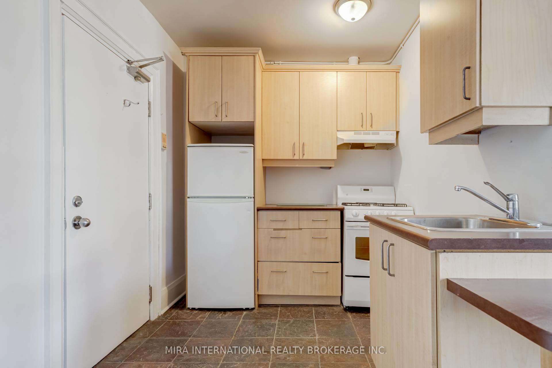 Photo 7 of Unit C1, 98 Leuty Avenue, Toronto, The Beaches — HOMEH