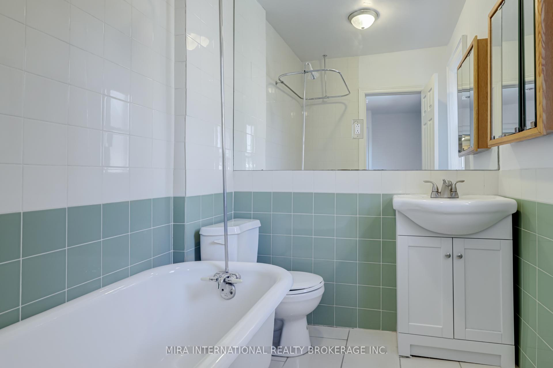 Photo 8 of Unit C1, 98 Leuty Avenue, Toronto, The Beaches — HOMEH