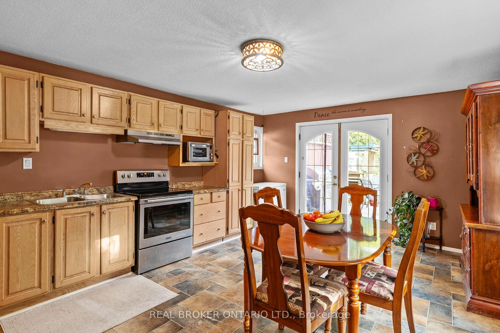 Photo 6 of 15 Lovejoy Street, Tay, Victoria Harbour — HOMEH