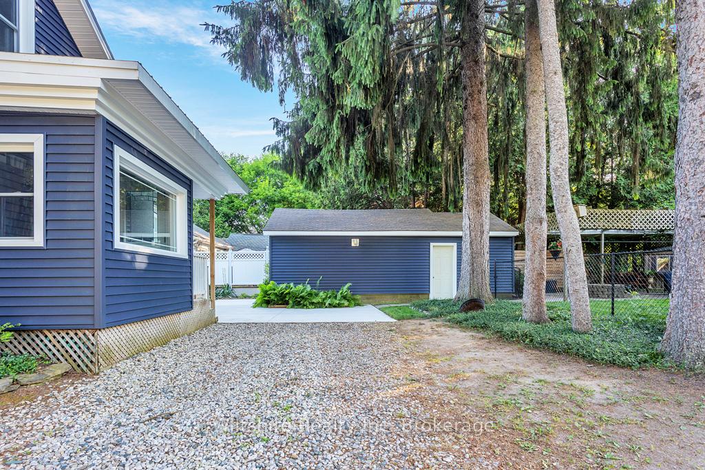 Photo 2 of 57 Potters Road, Tillsonburg — HOMEH
