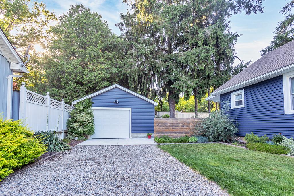 Photo 4 of 57 Potters Road, Tillsonburg — HOMEH