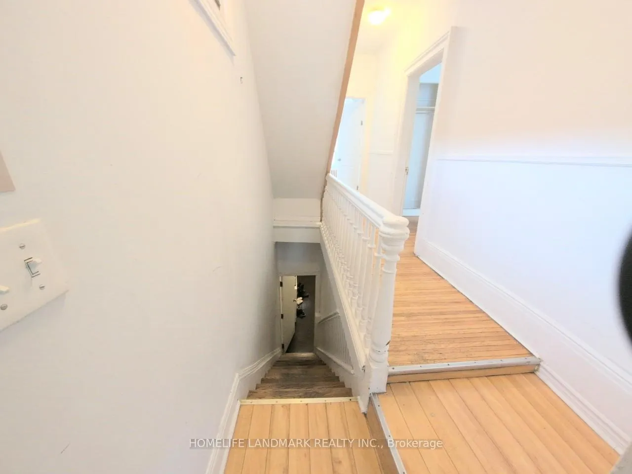 Photo 6 of Unit 2nd&3rd, 26 Lippincott Street, Toronto, Kensington-Chinatown — HOMEH
