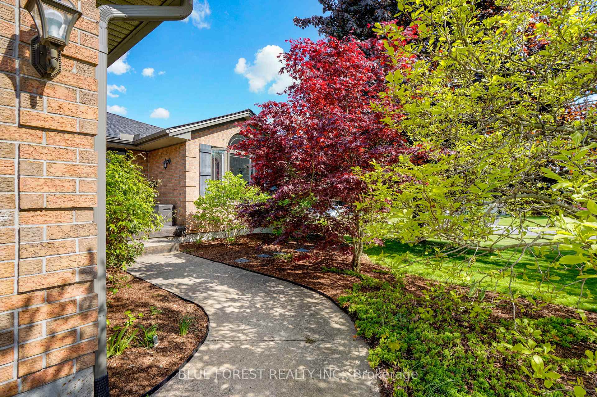 Photo 1 of 22 Village Gate Crescent, Thames Centre, Dorchester — HOMEH