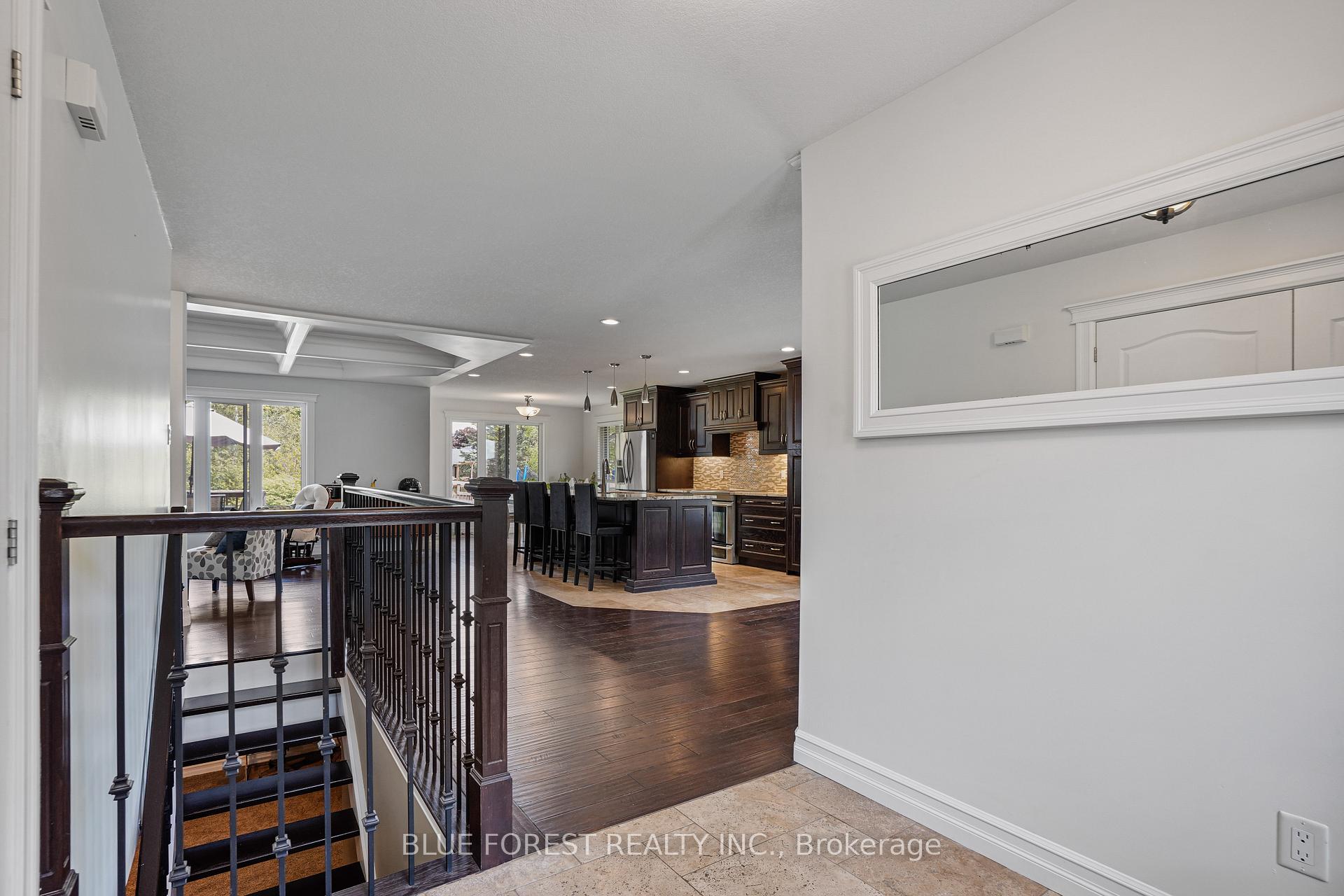 Photo 6 of 22 Village Gate Crescent, Thames Centre, Dorchester — HOMEH