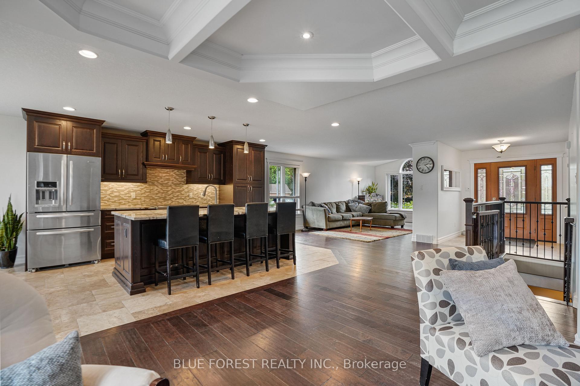 Photo 7 of 22 Village Gate Crescent, Thames Centre, Dorchester — HOMEH