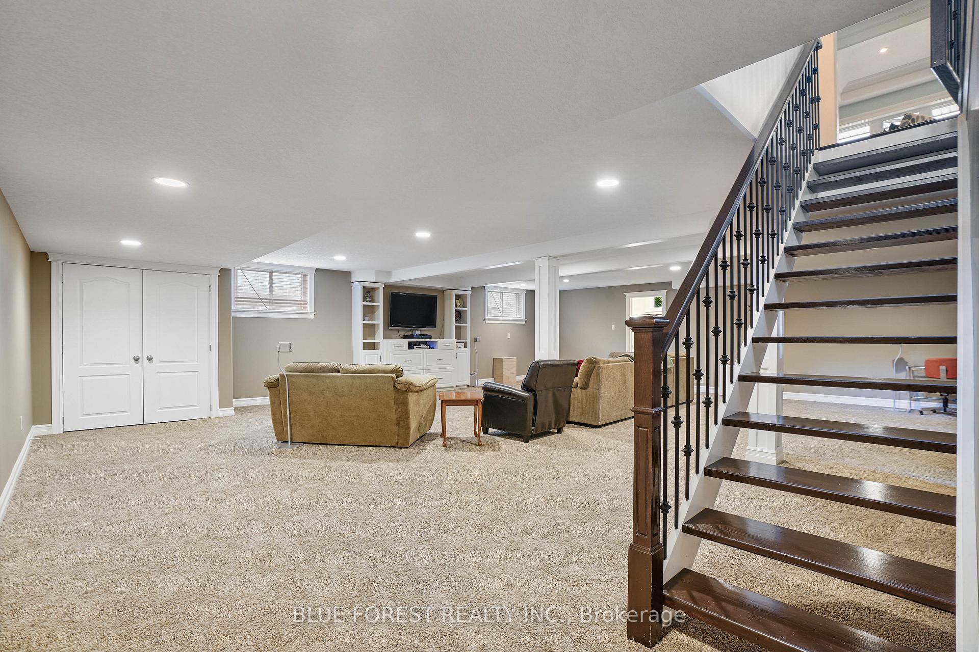 Photo 27 of 22 Village Gate Crescent, Thames Centre, Dorchester — HOMEH