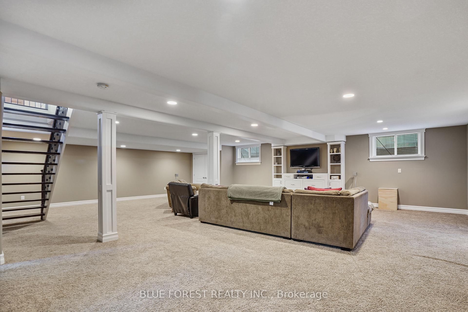 Photo 28 of 22 Village Gate Crescent, Thames Centre, Dorchester — HOMEH