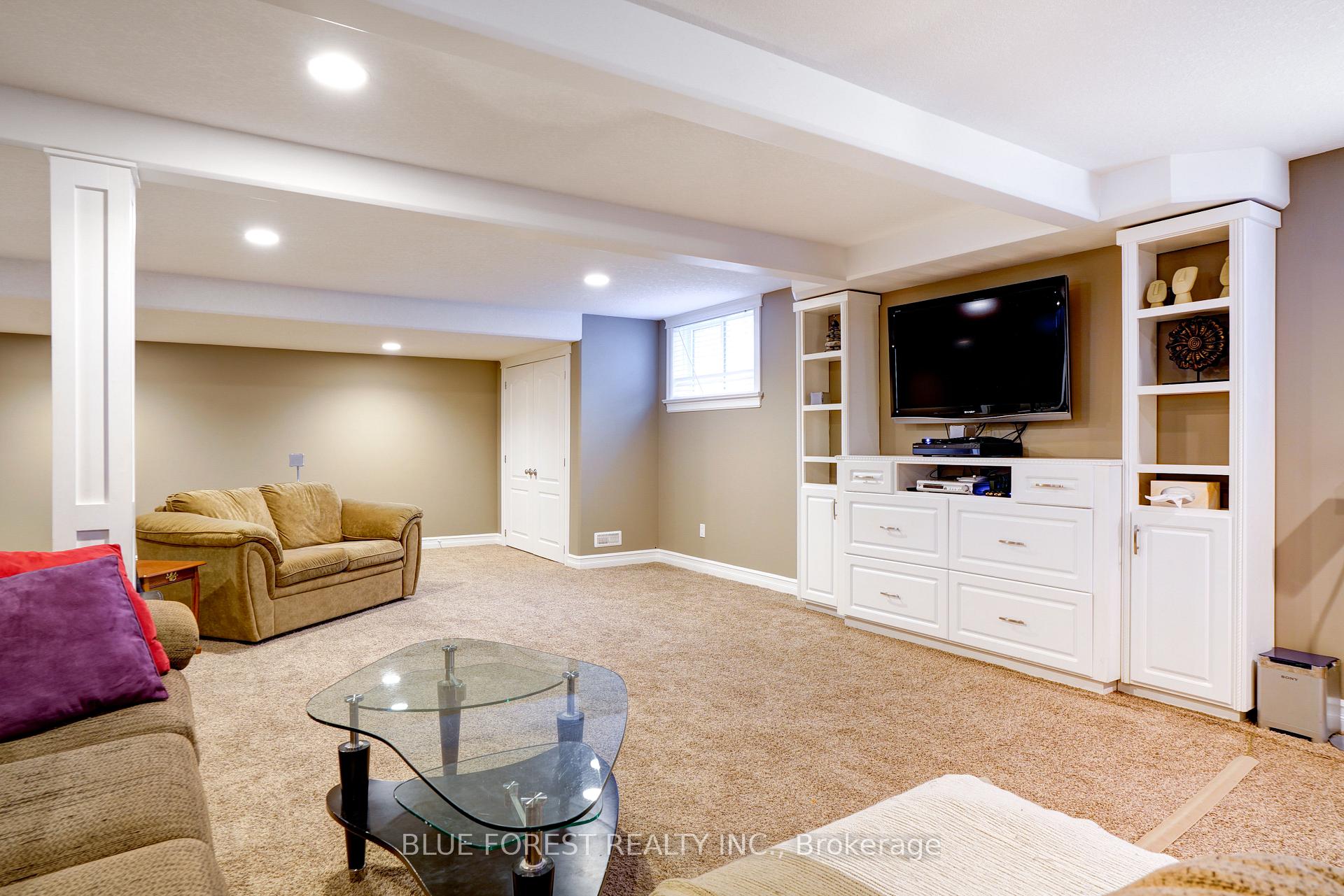 Photo 31 of 22 Village Gate Crescent, Thames Centre, Dorchester — HOMEH