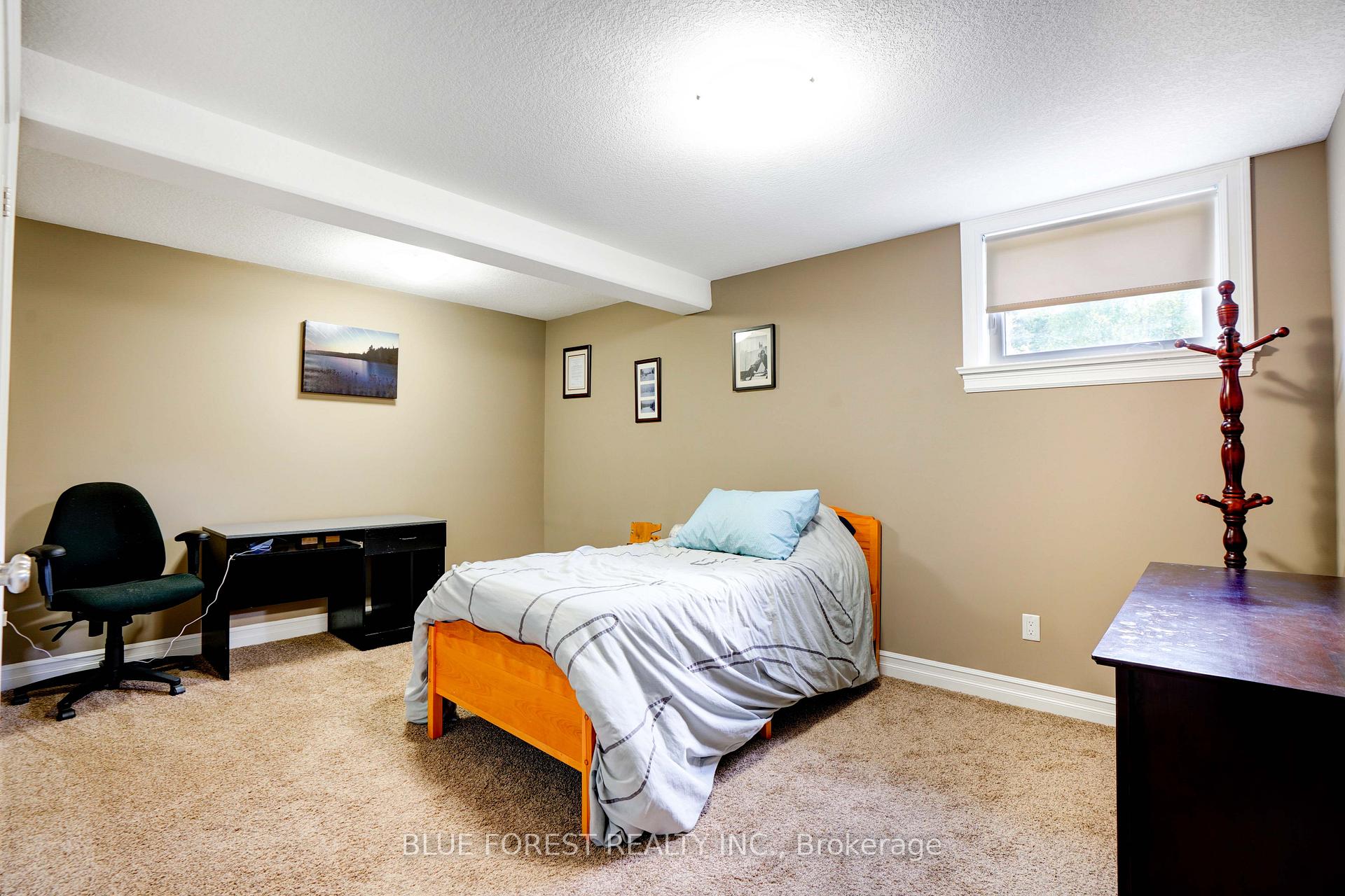 Photo 32 of 22 Village Gate Crescent, Thames Centre, Dorchester — HOMEH