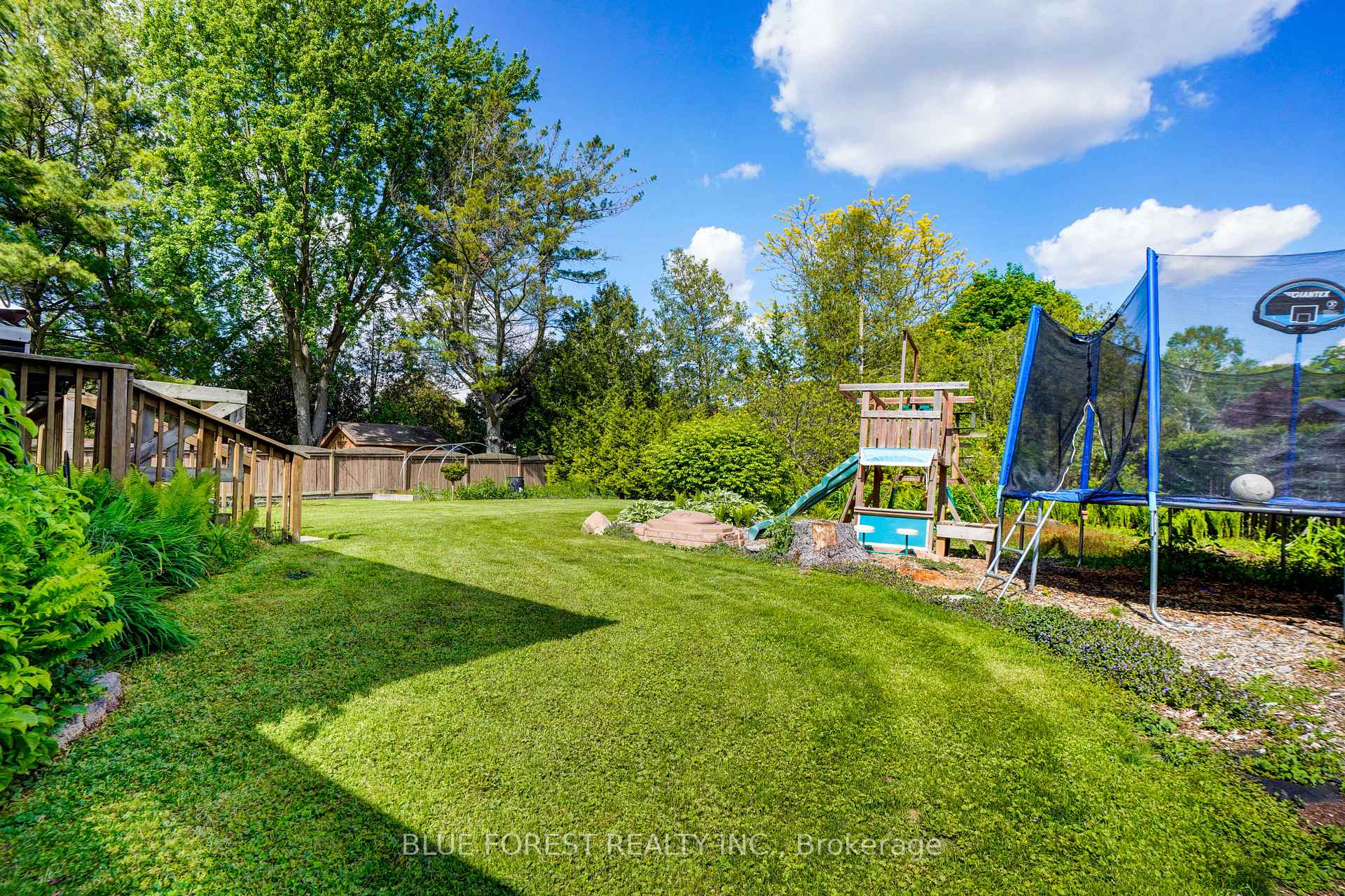 Photo 38 of 22 Village Gate Crescent, Thames Centre, Dorchester — HOMEH