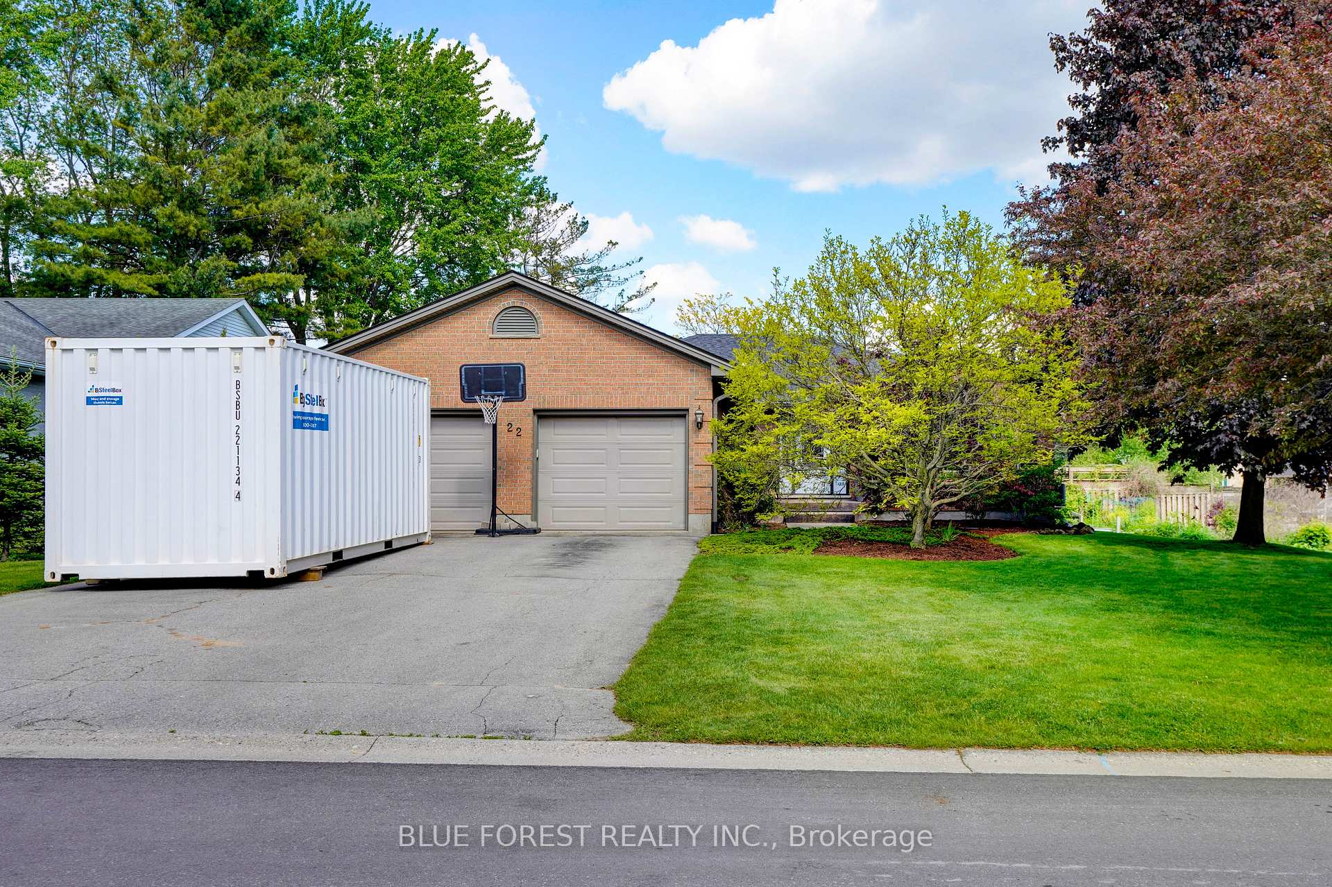 Photo 44 of 22 Village Gate Crescent, Thames Centre, Dorchester — HOMEH