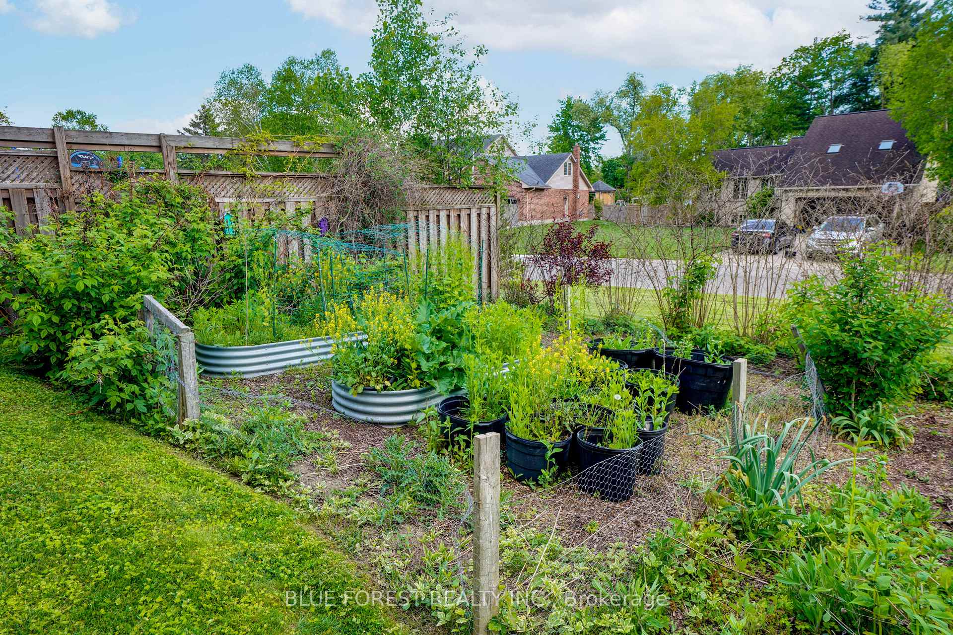 Photo 46 of 22 Village Gate Crescent, Thames Centre, Dorchester — HOMEH