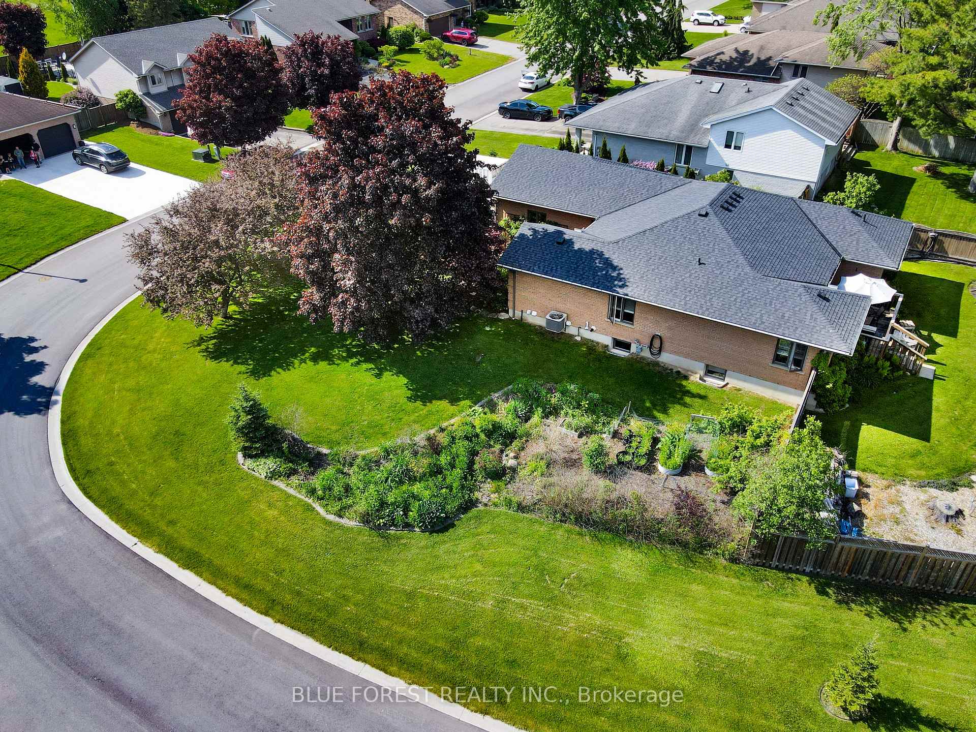 Photo 47 of 22 Village Gate Crescent, Thames Centre, Dorchester — HOMEH