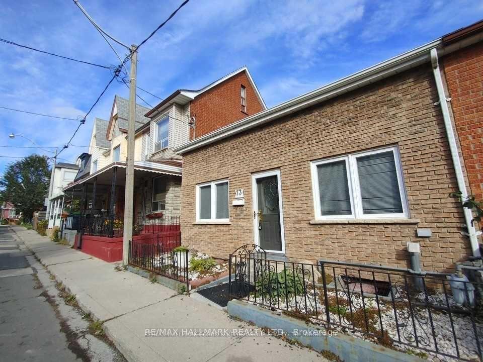 Photo 1 of 13 Northern Place, Toronto, Little Portugal — HOMEH