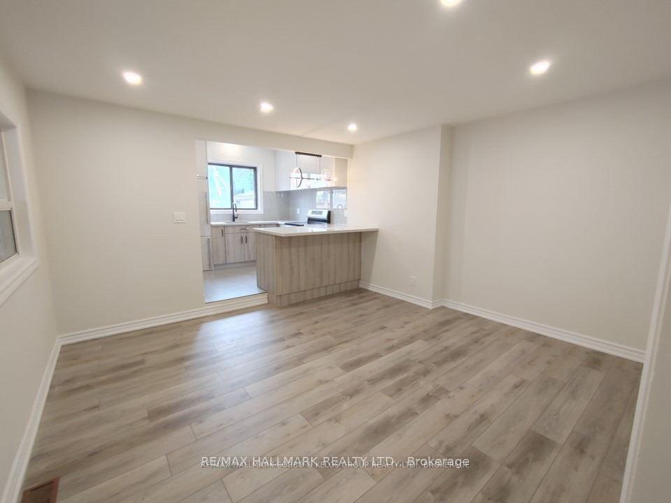 Photo 3 of 13 Northern Place, Toronto, Little Portugal — HOMEH