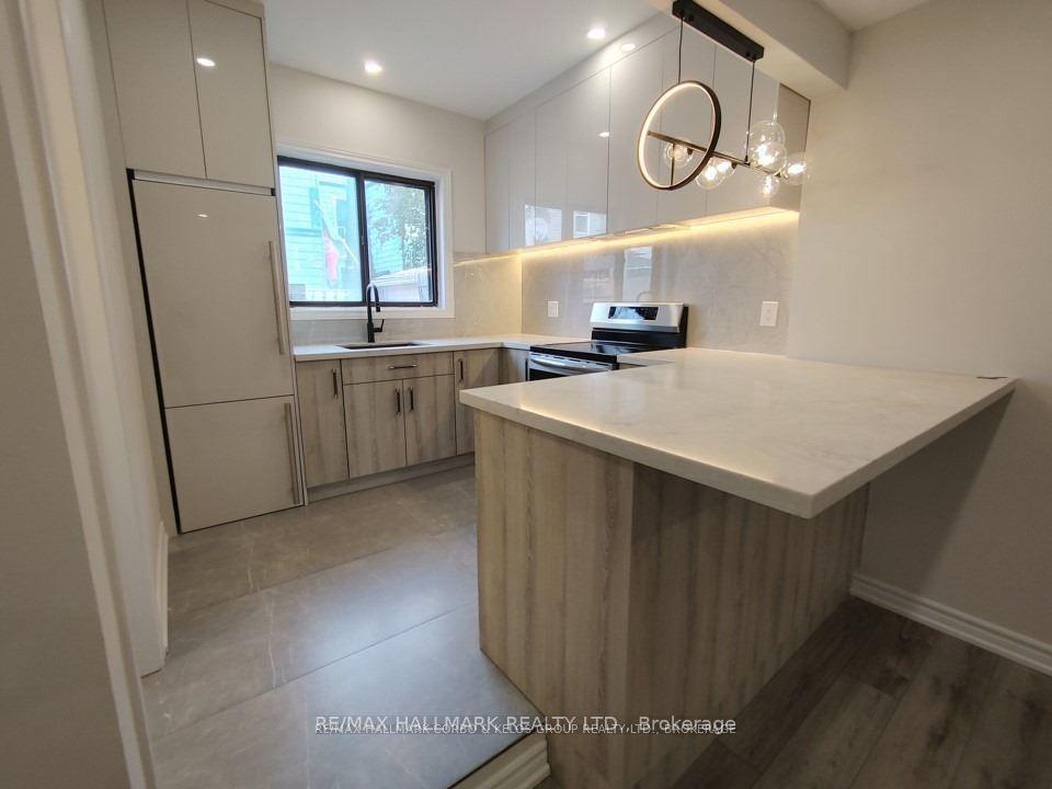 Photo 4 of 13 Northern Place, Toronto, Little Portugal — HOMEH