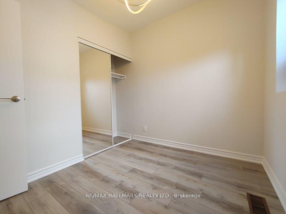 Photo 9 of 13 Northern Place, Toronto, Little Portugal — HOMEH