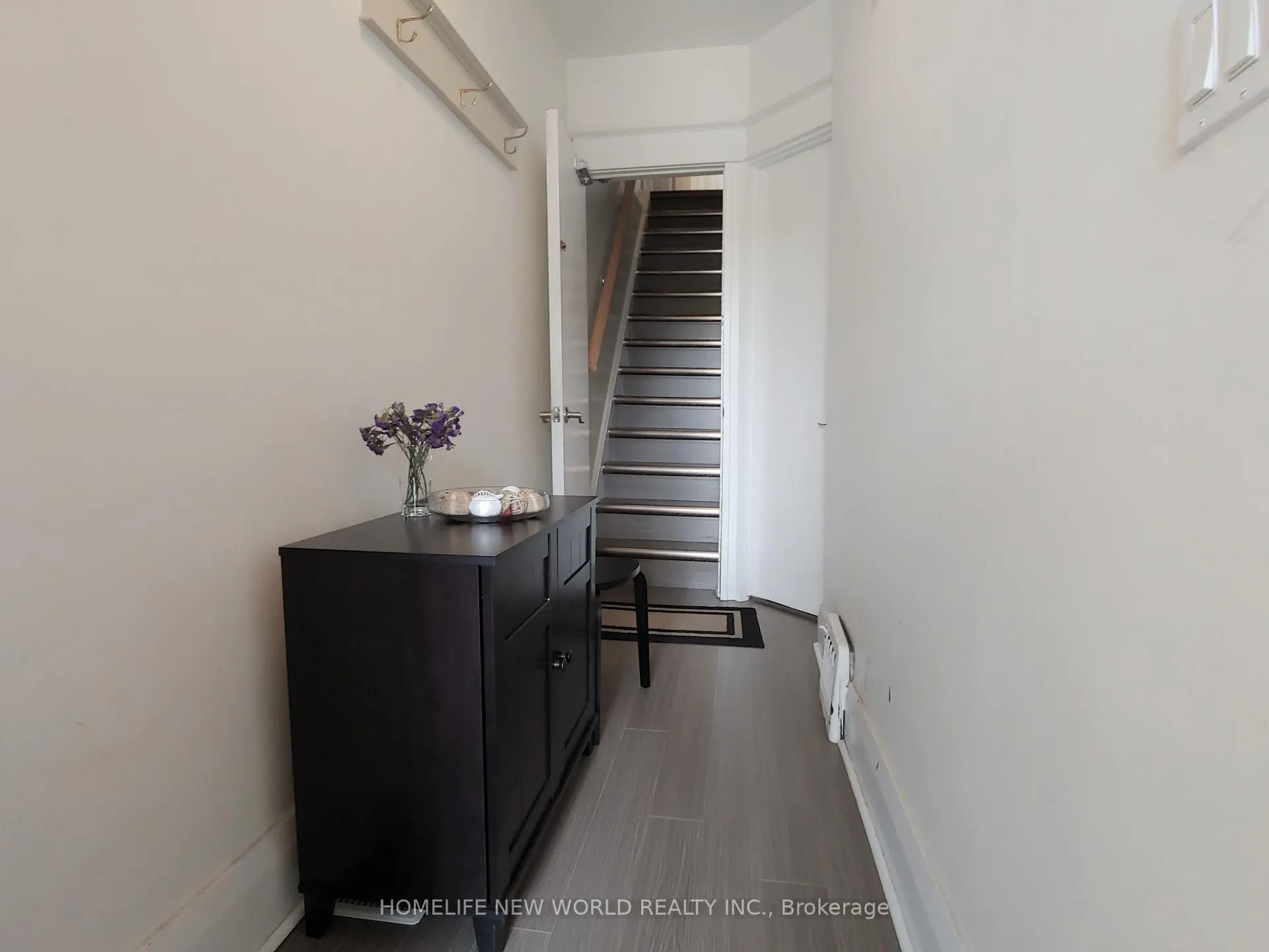 Photo 4 of Unit 2nd, 566 Glebeholme Boulevard, Toronto, Danforth — HOMEH