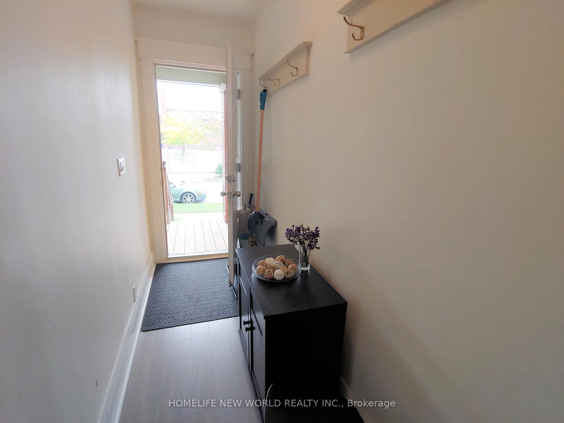 Photo 5 of Unit 2nd, 566 Glebeholme Boulevard, Toronto, Danforth — HOMEH