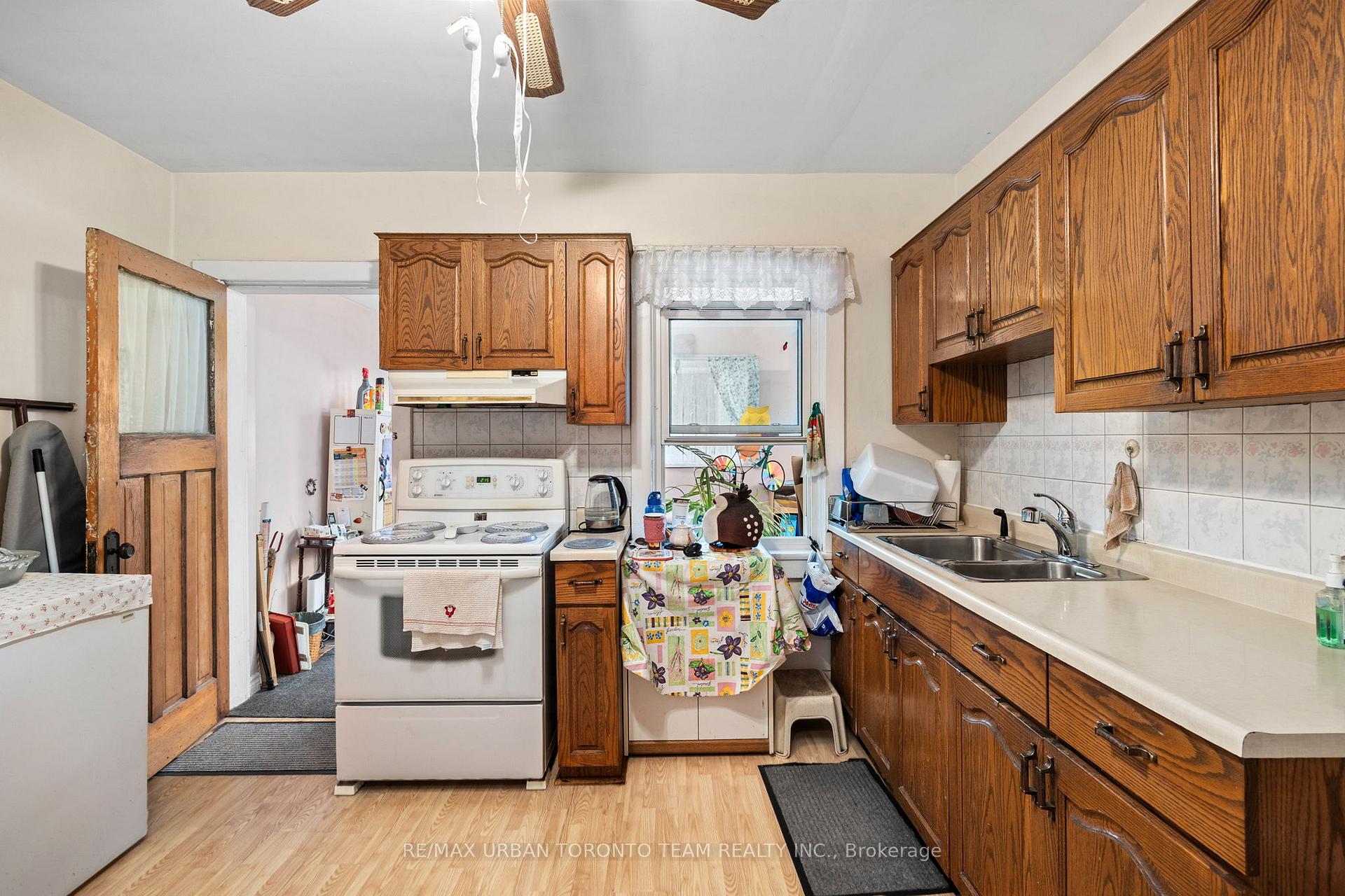 Photo 7 of 101 Hillingdon Avenue, Toronto, Woodbine Corridor — HOMEH