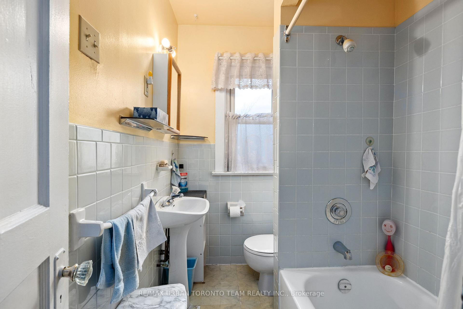 Photo 20 of 101 Hillingdon Avenue, Toronto, Woodbine Corridor — HOMEH