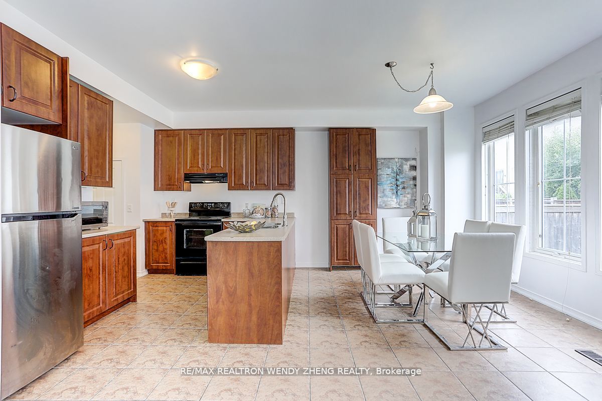 Photo 35 of 96 Woodbine Place, Oshawa, Windfields — HOMEH