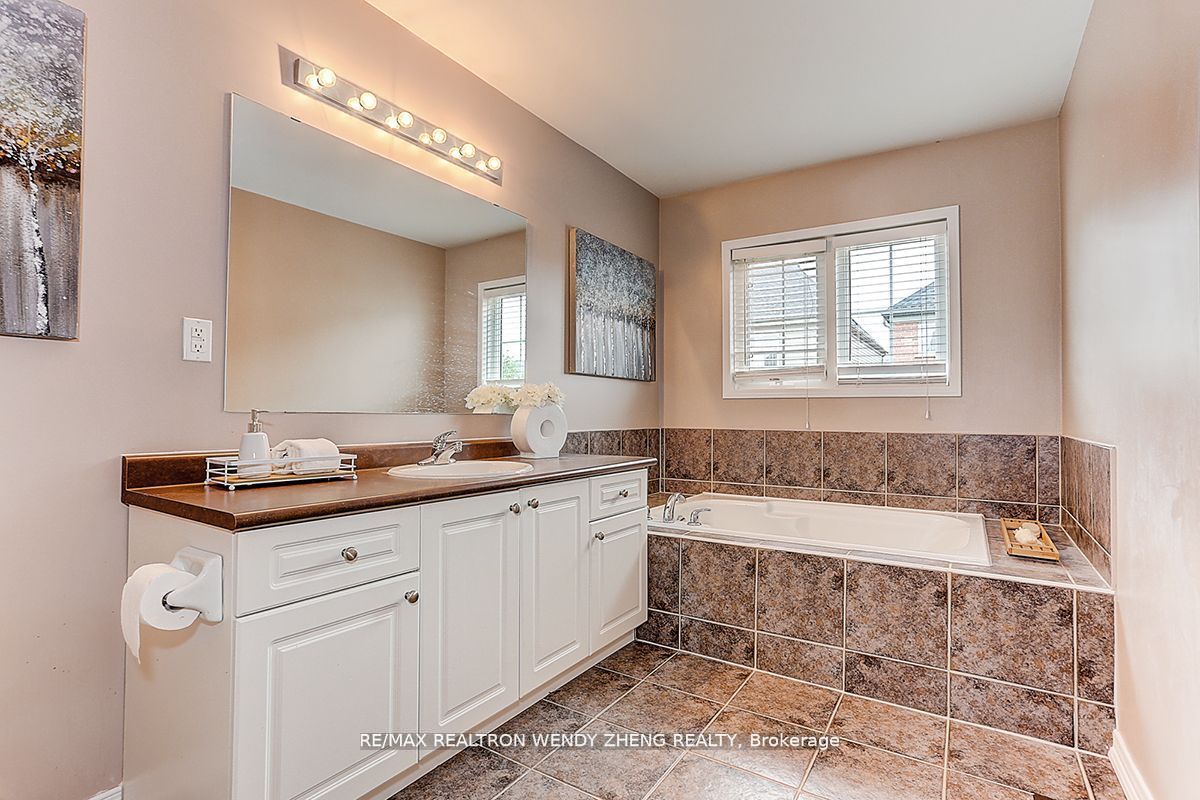 Photo 41 of 96 Woodbine Place, Oshawa, Windfields — HOMEH