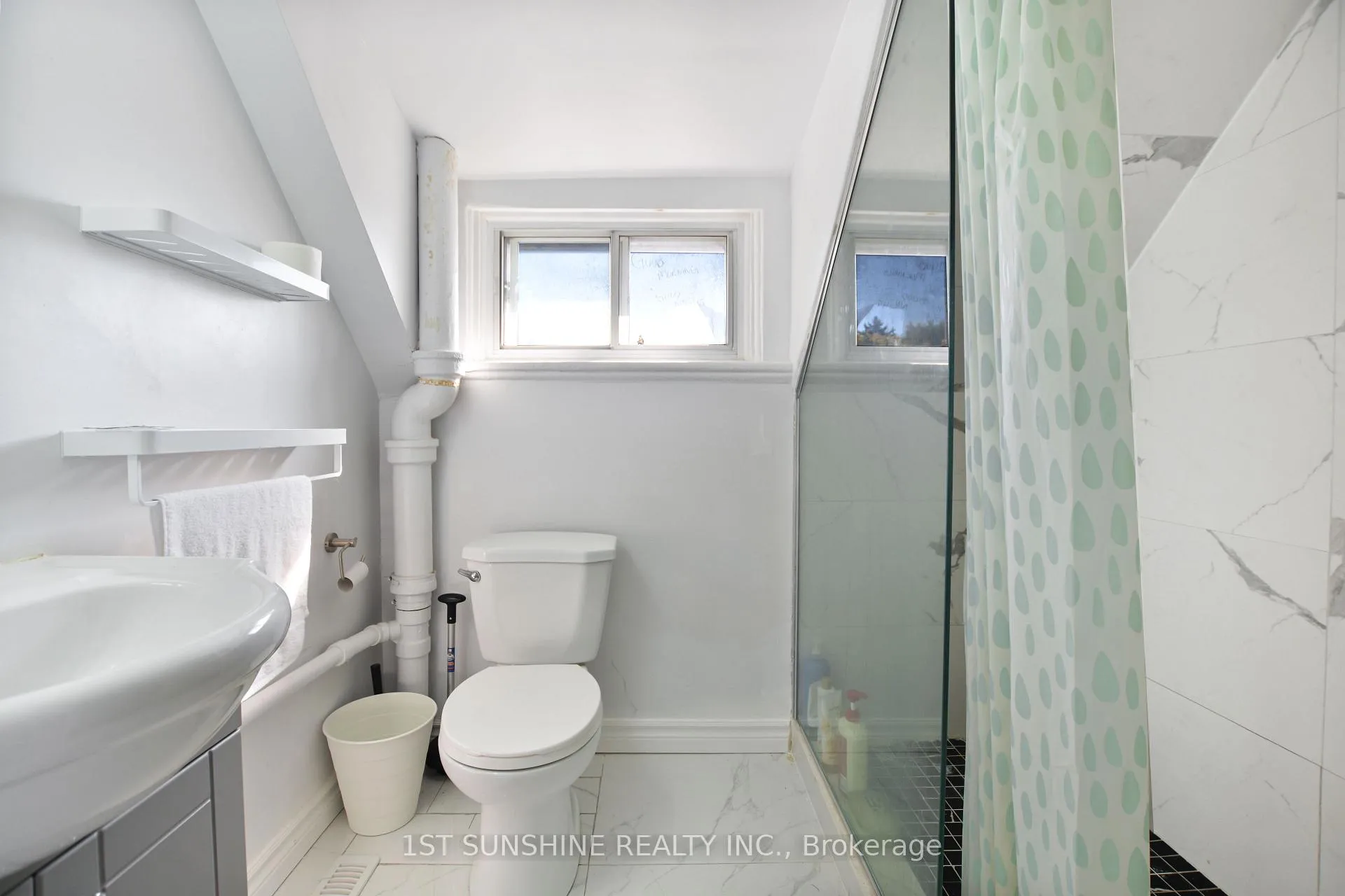 Photo 10 of 61 Broadway Avenue, Hamilton, Ainslie Wood — HOMEH