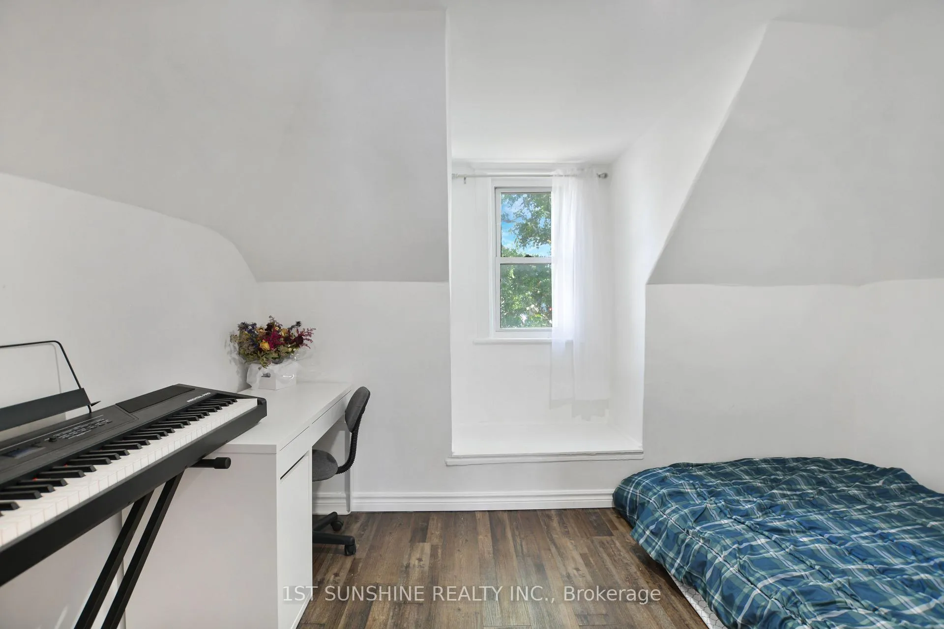 Photo 11 of 61 Broadway Avenue, Hamilton, Ainslie Wood — HOMEH