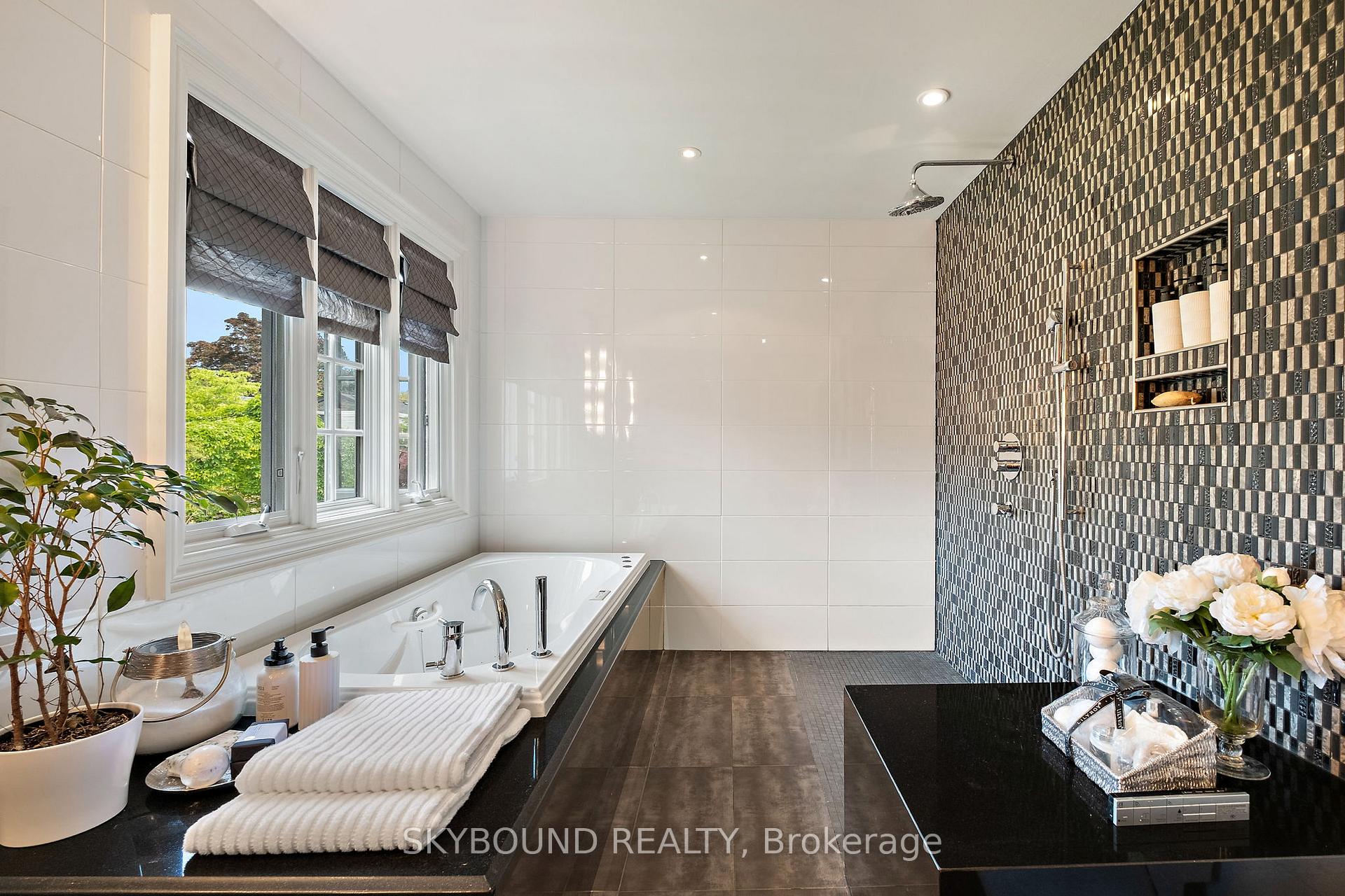 Photo 32 of 20 Fairview Boulevard, Toronto, North Riverdale — HOMEH