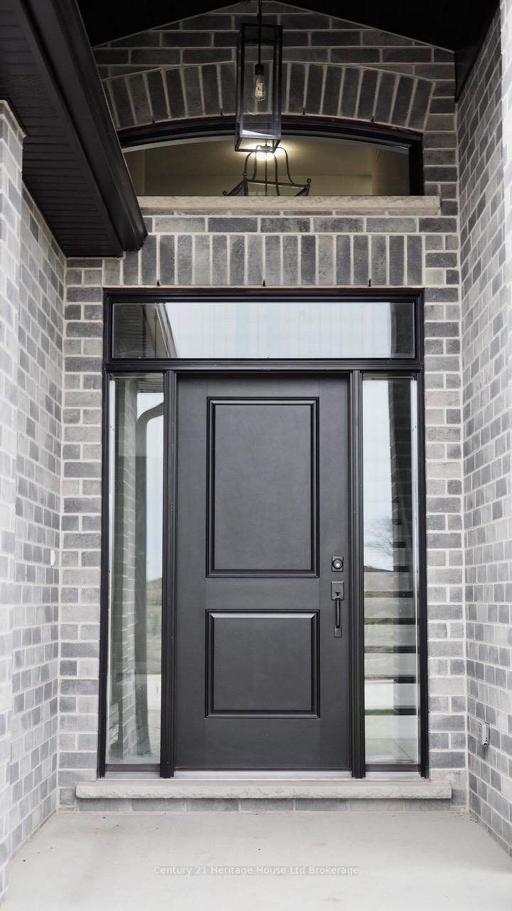 Photo 4 of 12 Sycamore Drive, Tillsonburg — HOMEH