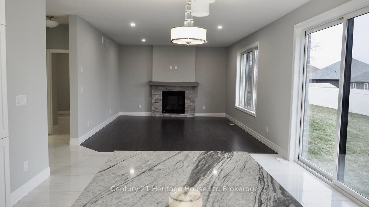 Photo 6 of 12 Sycamore Drive, Tillsonburg — HOMEH