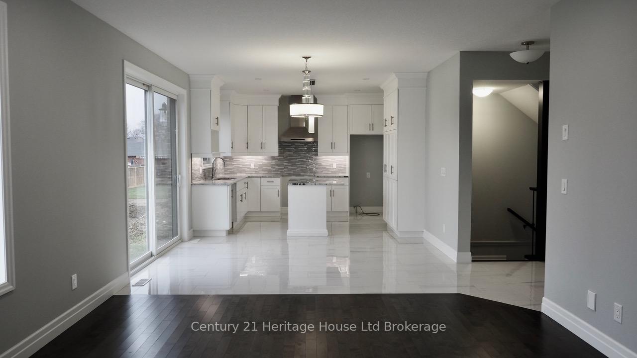 Photo 8 of 12 Sycamore Drive, Tillsonburg — HOMEH