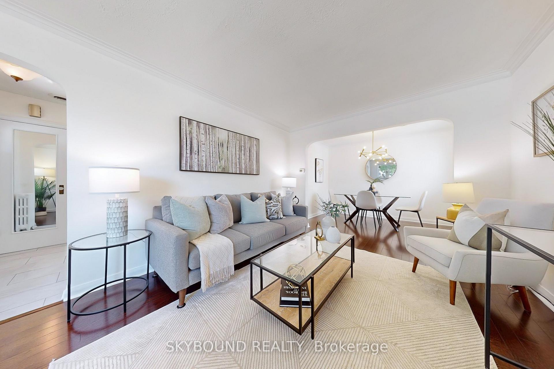 Photo 4 of 100 Lankin Boulevard, Toronto, East York — HOMEH