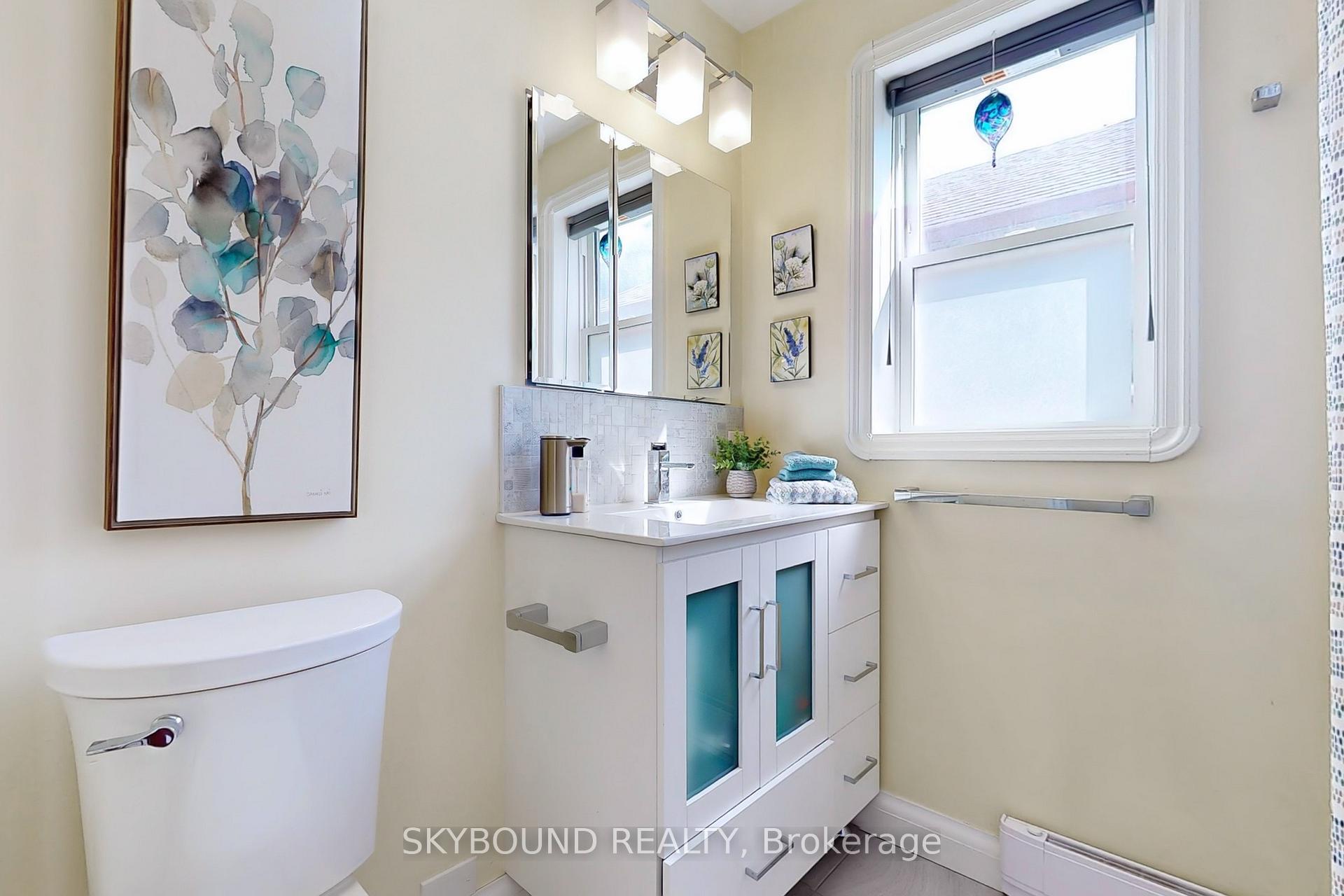 Photo 17 of 100 Lankin Boulevard, Toronto, East York — HOMEH