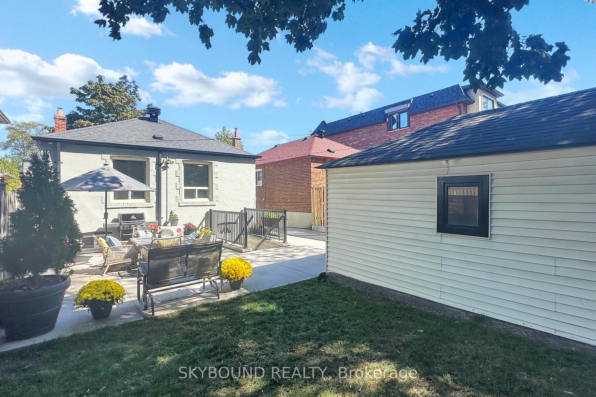 Photo 38 of 100 Lankin Boulevard, Toronto, East York — HOMEH