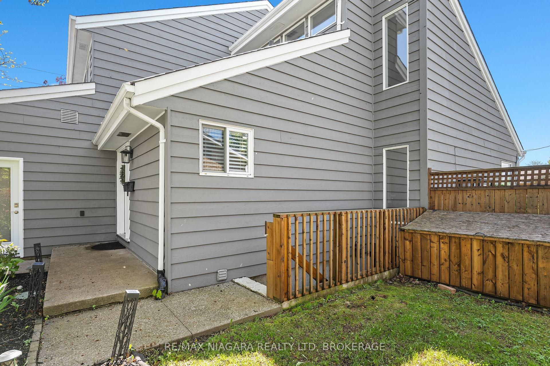 Photo 3 of 2205 Gainer Street, Thorold, Port Robinson — HOMEH