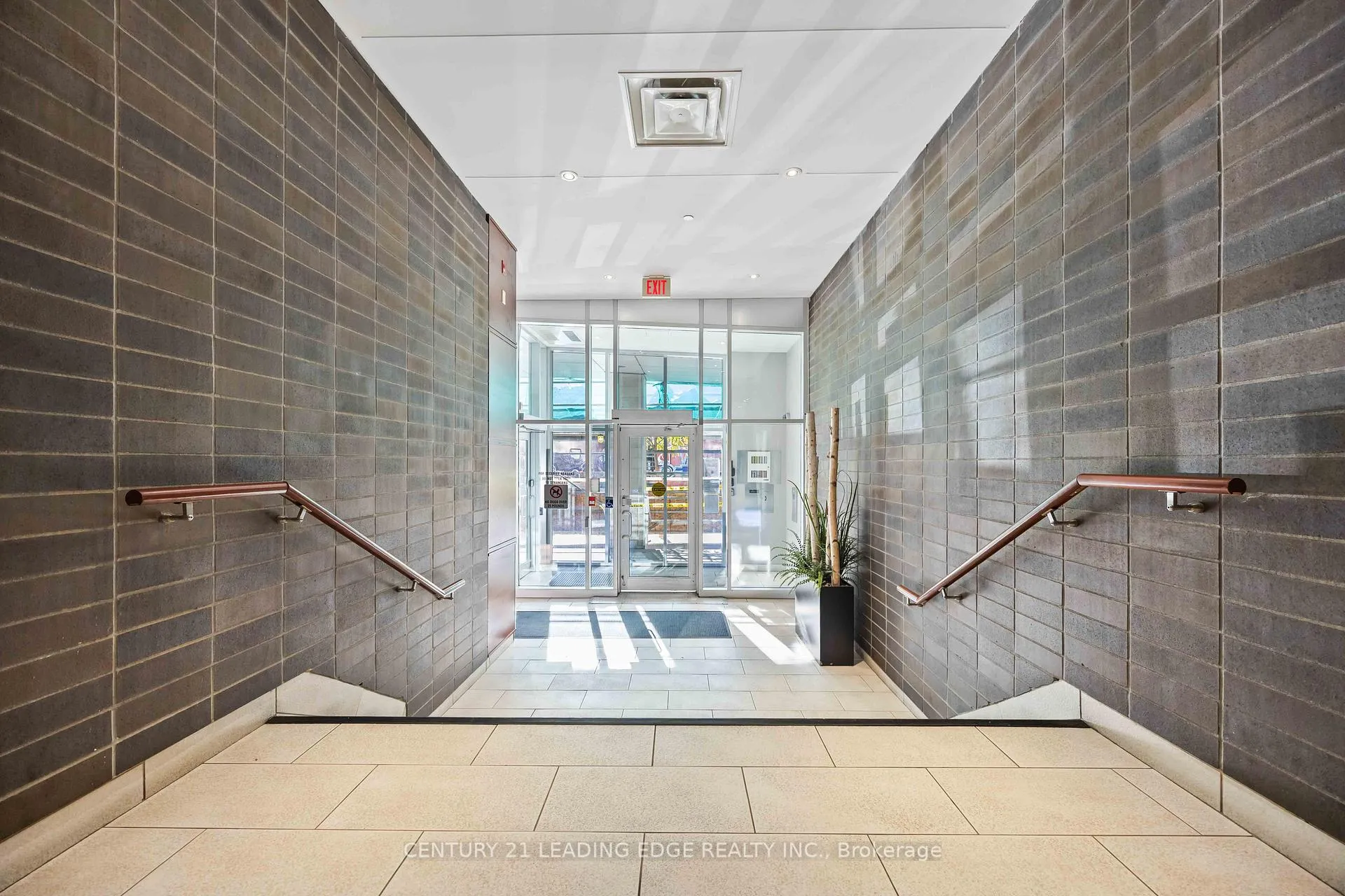 Photo 2 of Unit 302, 44 Bond Street W, Oshawa, O'Neill — HOMEH