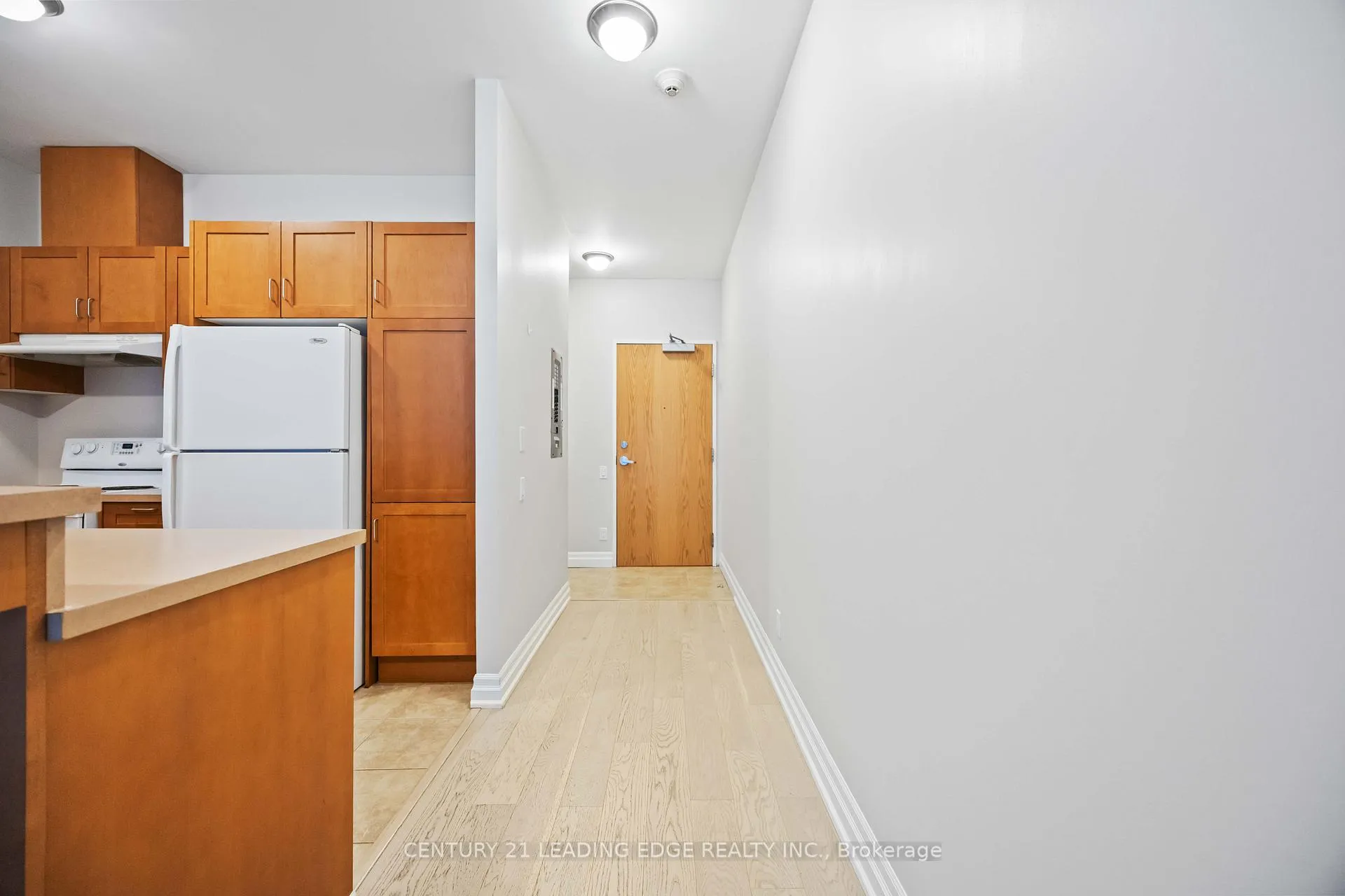 Photo 4 of Unit 302, 44 Bond Street W, Oshawa, O'Neill — HOMEH