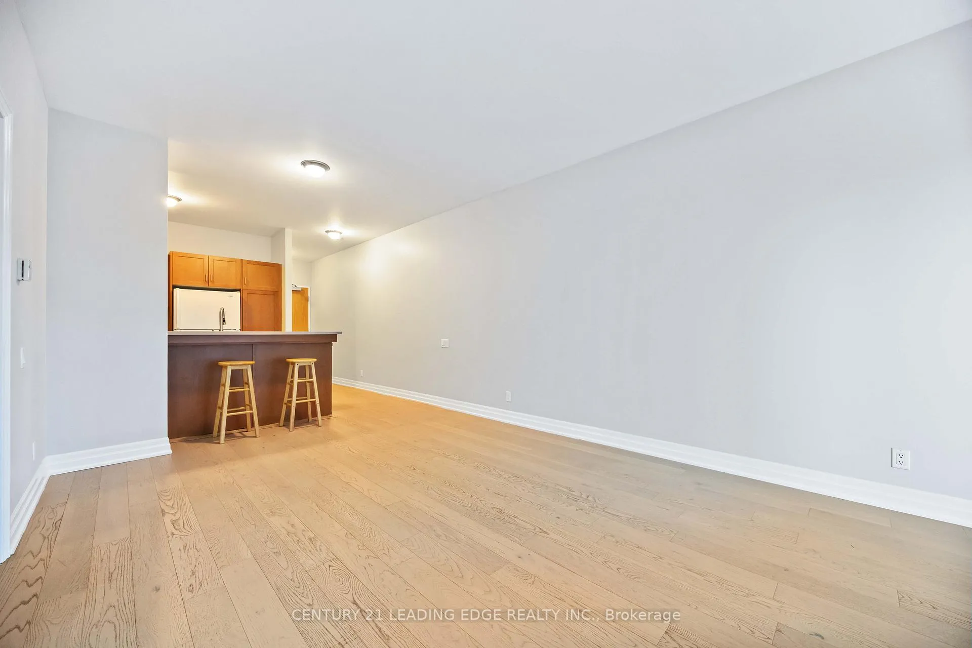 Photo 5 of Unit 302, 44 Bond Street W, Oshawa, O'Neill — HOMEH