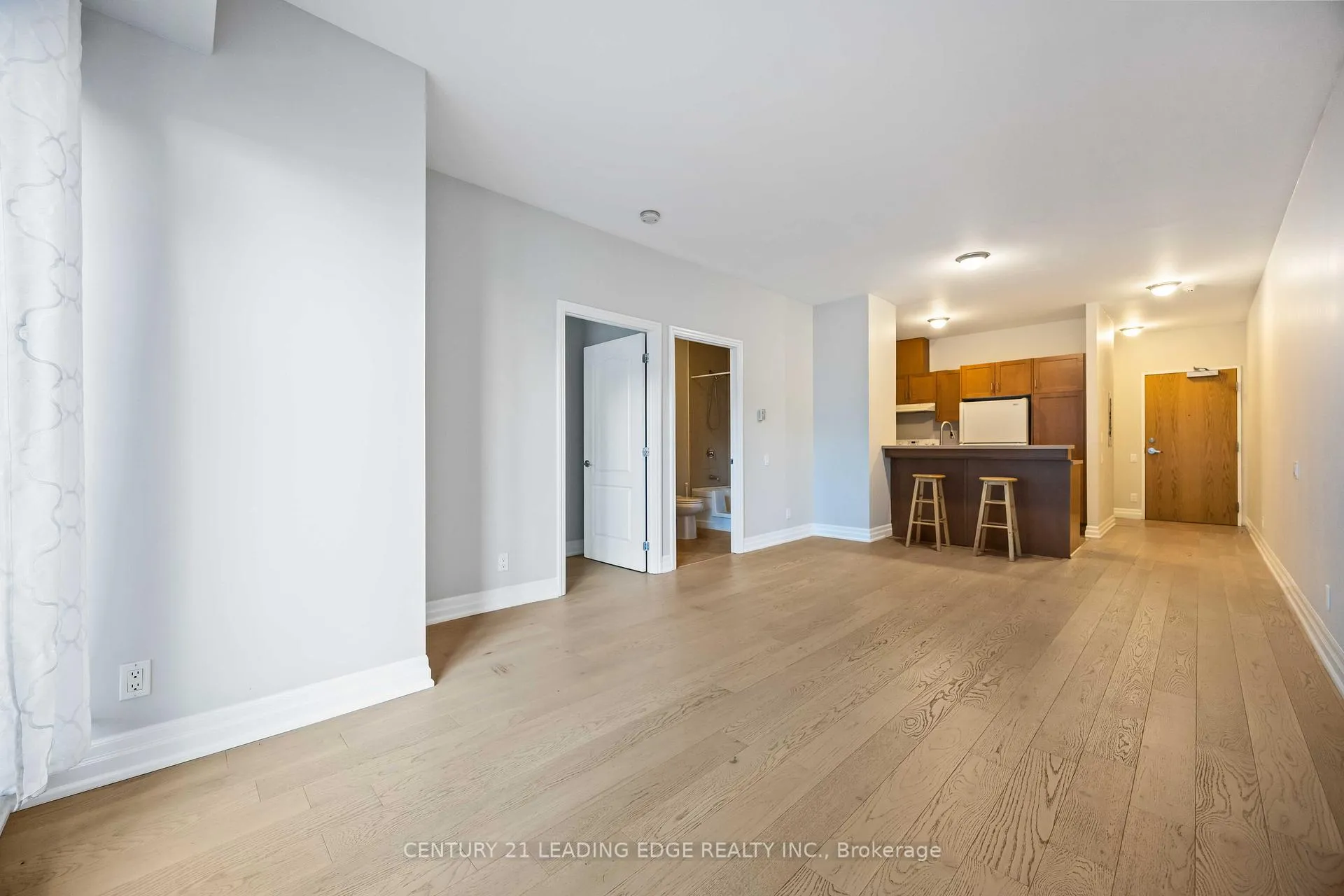 Photo 7 of Unit 302, 44 Bond Street W, Oshawa, O'Neill — HOMEH