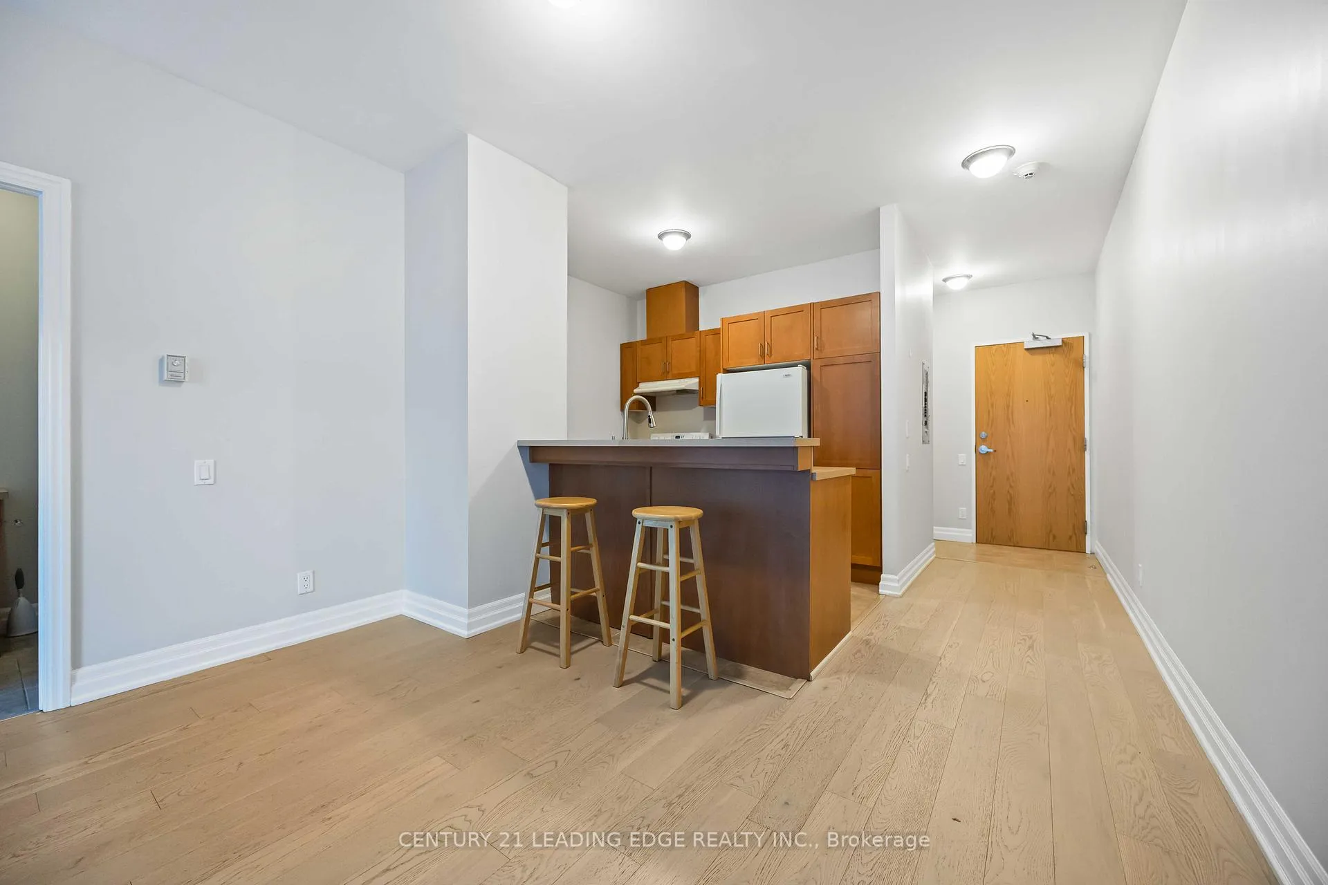 Photo 8 of Unit 302, 44 Bond Street W, Oshawa, O'Neill — HOMEH