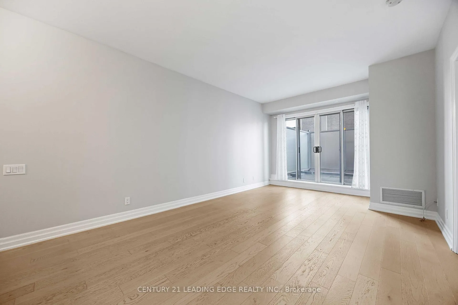 Photo 11 of Unit 302, 44 Bond Street W, Oshawa, O'Neill — HOMEH